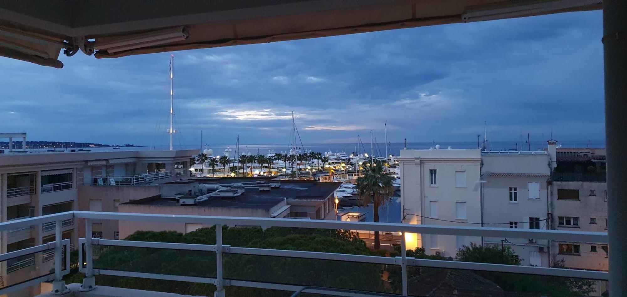 Standing Vue Mer Entre Cannes Et Antibes Ґольф-Жуан Екстер'єр фото